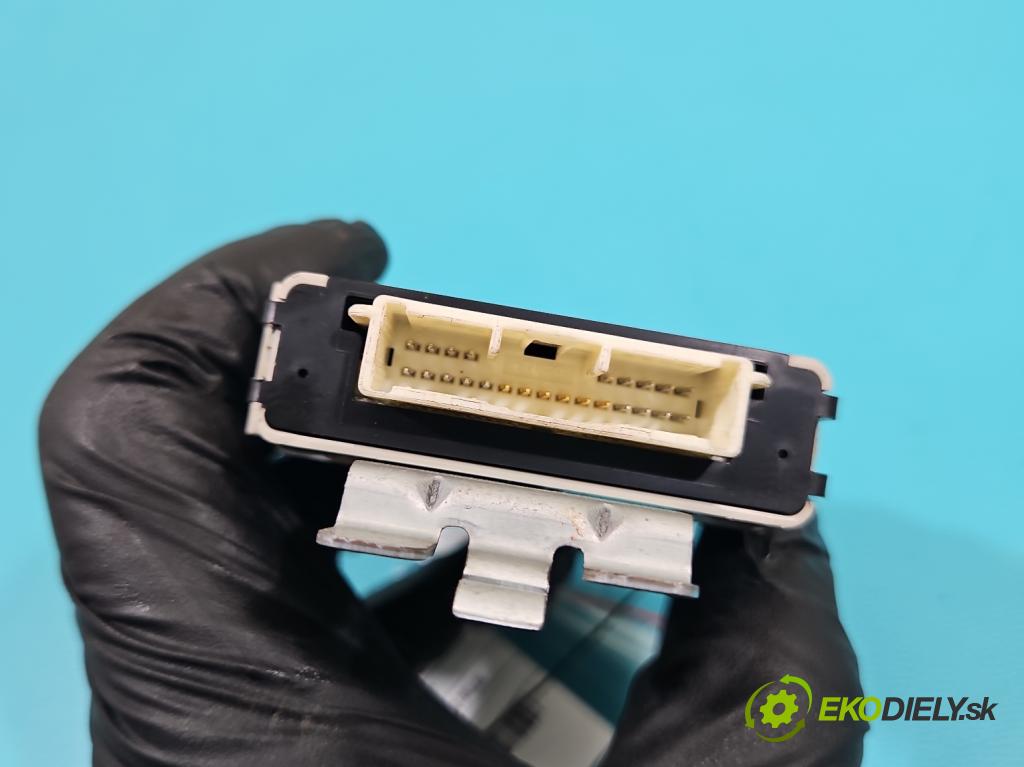 Mitsubishi Outlander II 2006-2013 2.0 DI-D 140 HP manual 103 kW 1968 cm3 5- riadiaca jednotka ostatné 8634A022