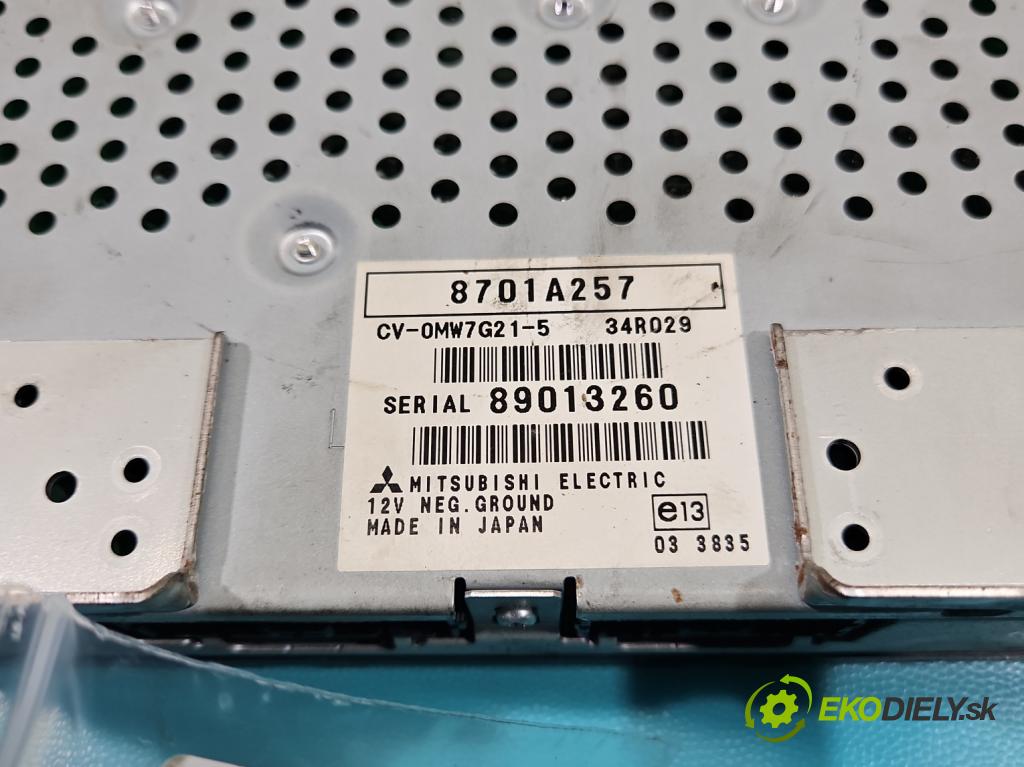 Mitsubishi Outlander II 2006-2013 2.0 DI-D 140 hp manual 103 kW 1968 cm3 5- Zesilovač: 8701A257 (Zesilovač)