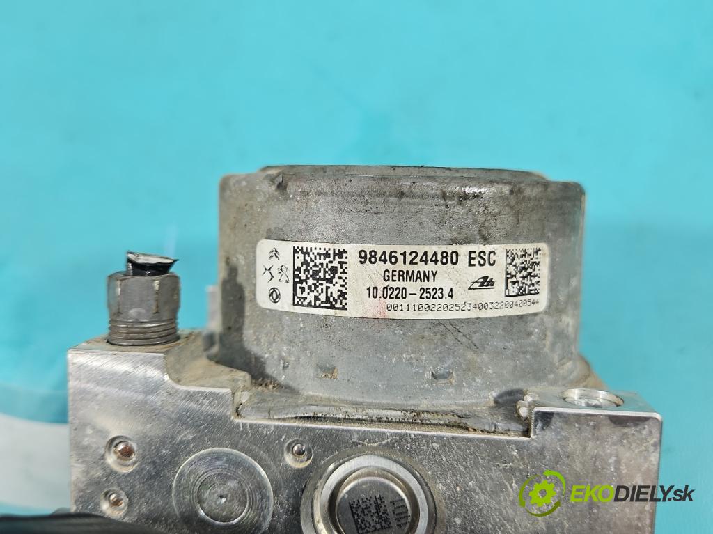 Opel Corsa F 2019- 1.2 12V 75 HP manual 55 kW 1199 cm3 5- čerpadlo abs 9846124480 (Pumpa ABS)