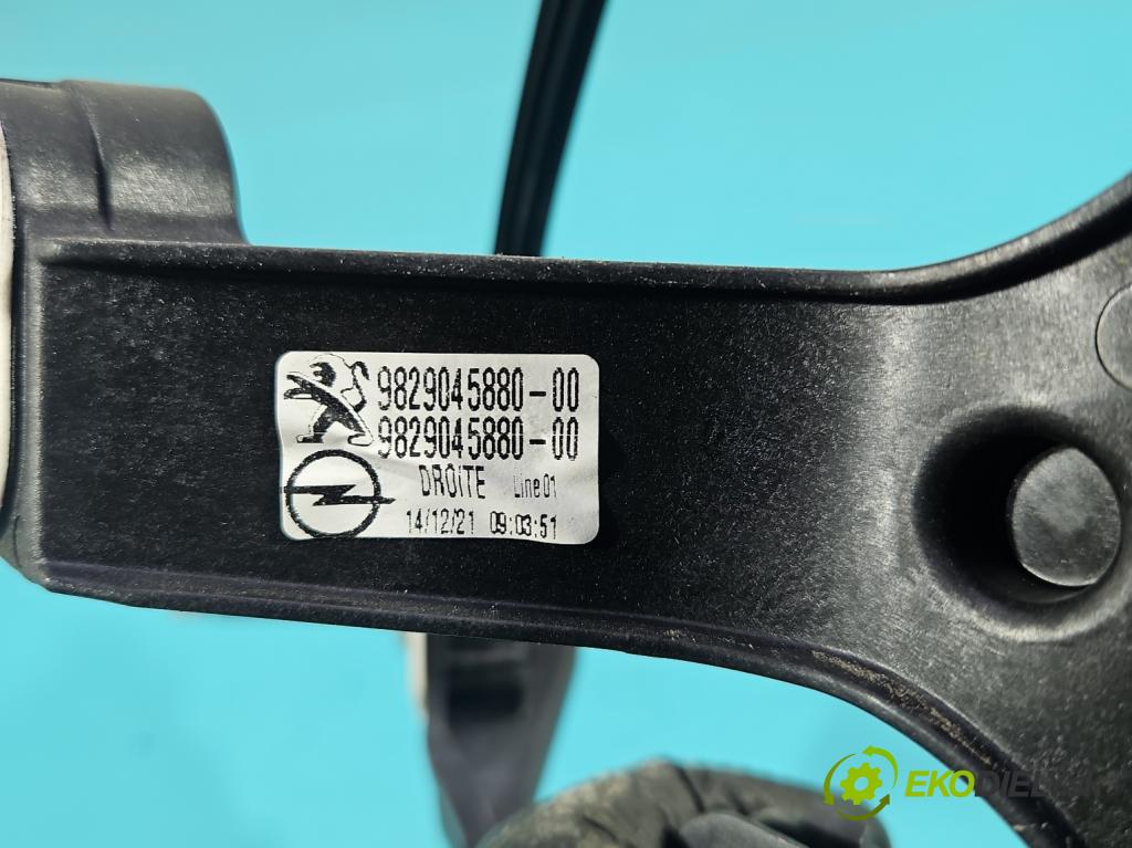 Opel Corsa F 2019- 1.2 12V 75 hp manual 55 kW 1199 cm3 5- mechanismus stahování zadní pravý 9829045880