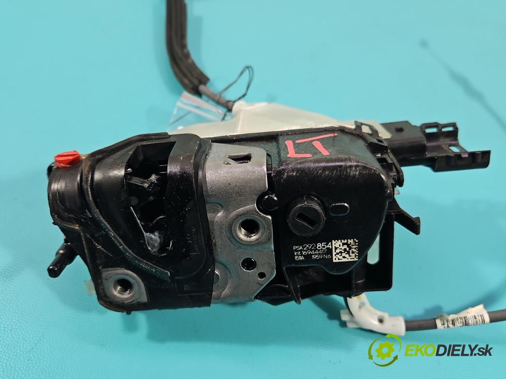 Opel Corsa F 2019- 1.2 12V 75 hp manual 55 kW 1199 cm3 5- zámek zadní levý 292854