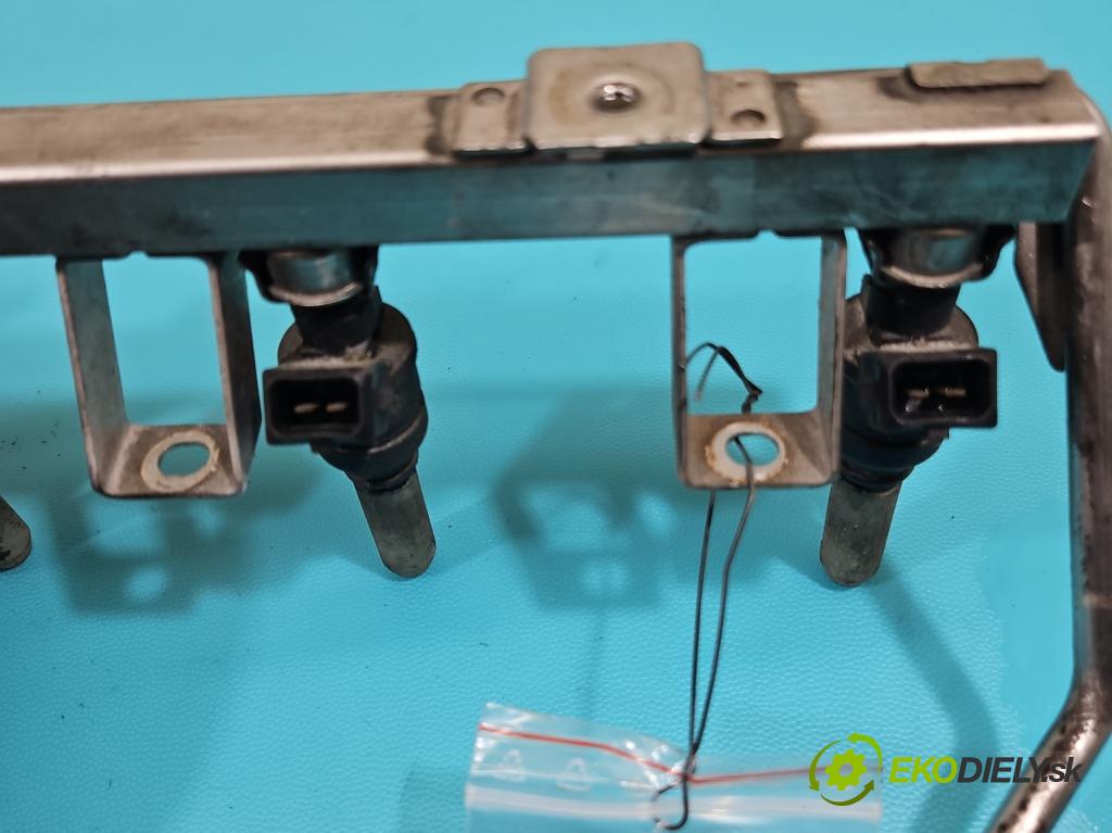 Bmw 5 E60 2003-2010 2.5 R6 192 HP automatic 141 kW 2494 cm3 5- vstrek 1427240 (Vstrekovač paliva)