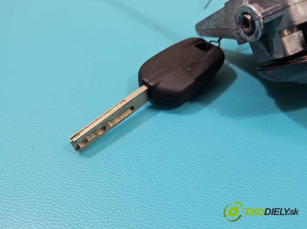 Peugeot 208 I 2012-2019 1.2 Pure Tech: 82 HP manual 60 kW 1199 cm3 5- rukoväť predné ľavé mimo:  (Kľučka dverí vonkajšia predná ľavá)