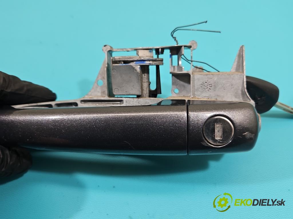 Peugeot 208 I 2012-2019 1.2 Pure Tech: 82 HP manual 60 kW 1199 cm3 5- rukoväť predné ľavé mimo:  (Kľučka dverí vonkajšia predná ľavá)