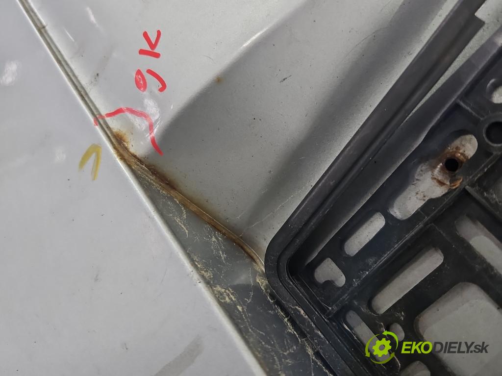 Bmw 5 E39 1996-2003 2.5 TDS 143 hp manual 105 kW 2497 cm3 4- zadní kufrové dveře  (Zadní kapota (kufr))