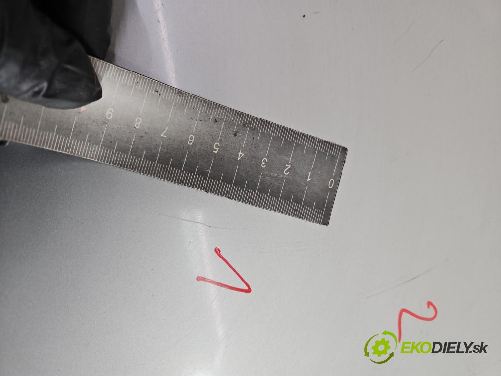 Bmw 5 E39 1996-2003 2.5 TDS 143 hp manual 105 kW 2497 cm3 4- zadní kufrové dveře  (Zadní kapota (kufr))