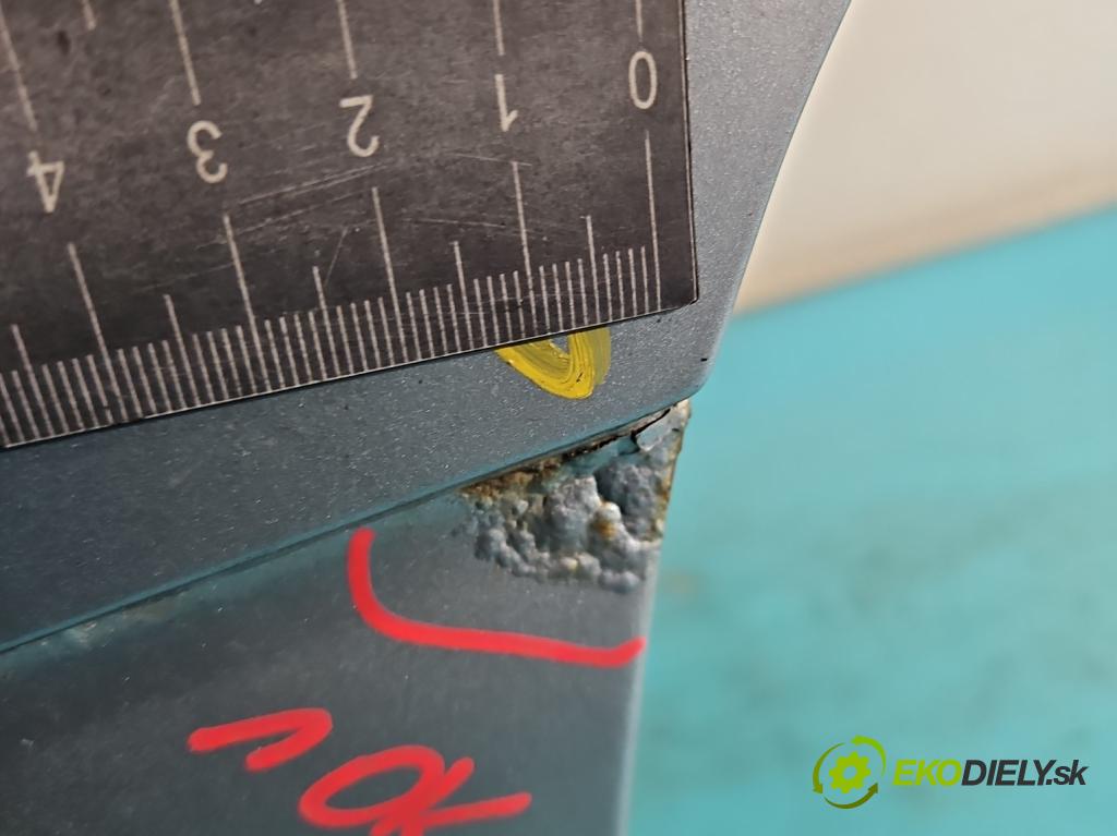 Bmw 5 E39 1996-2003 2.5 TDS 143 hp manual 105 kW 2497 cm3 4- zadní kufrové dveře  (Zadní kapota (kufr))