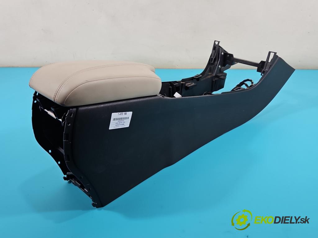 Infiniti Q30 2015-2019 1.6 T 156 HP automatic 115 kW 1595 cm3 5- operadlo  (Lakťová opierka)