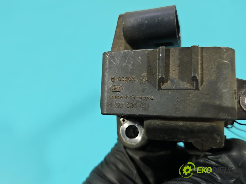 Infiniti Q30 2015-2019 1.6 T 156 HP automatic 115 kW 1595 cm3 5- cievka zapaľovacia A2701598042 (Zapaľovacia cievka)