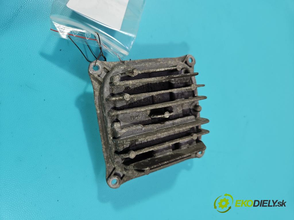 Infiniti Q30 2015-2019 1.6 T 156 HP automatic 115 kW 1595 cm3 5- střídač: xenon A2228700789 (Riadiaca jednotka xenónu)