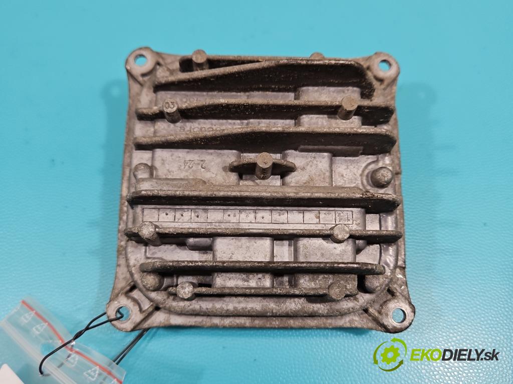 Infiniti Q30 2015-2019 1.6 T 156 HP automatic 115 kW 1595 cm3 5- střídač: xenon A2228700789 (Riadiaca jednotka xenónu)