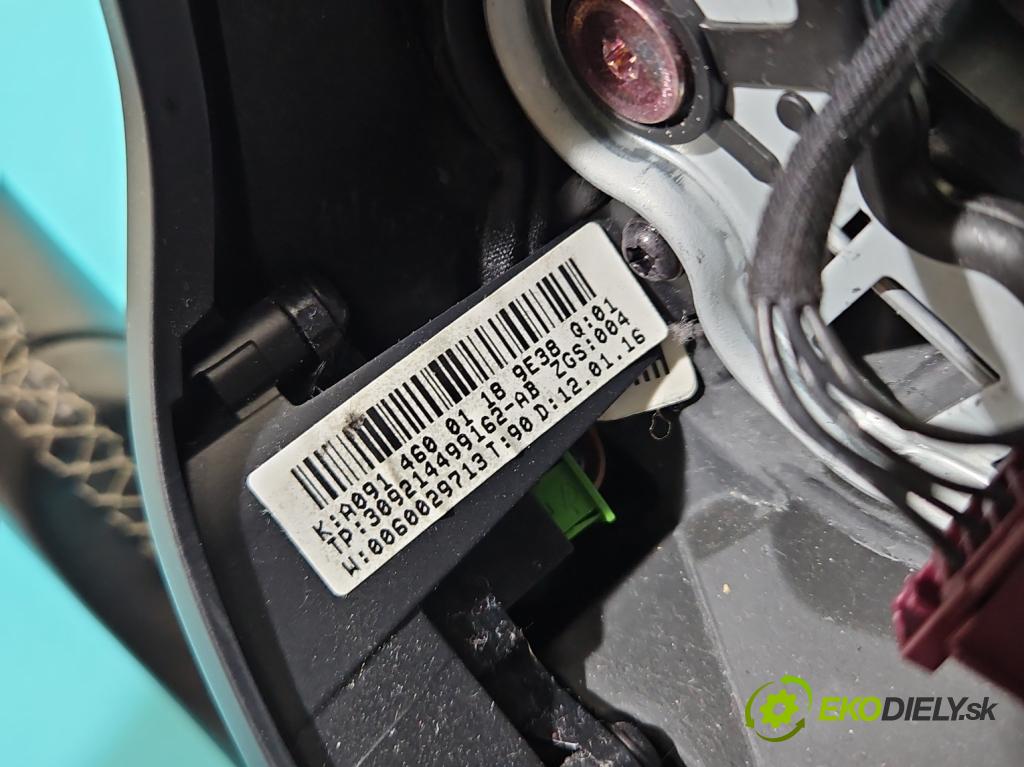 Infiniti Q30 2015-2019 1.6 T 156 HP automatic 115 kW 1595 cm3 5- volant  (Volant)