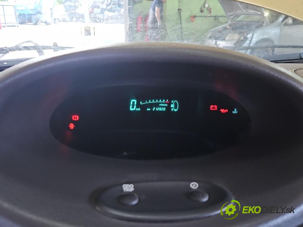 Toyota Yaris I 1999-2005 1.0 vvti 68 HP manual 50 kW 998 cm3 5- prístrojovka/ budíky 83800-52120 (Prístrojová doska)