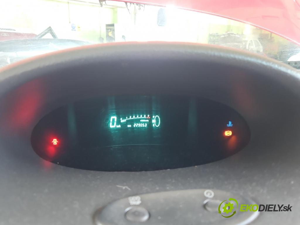 Toyota Yaris I 1999-2005 1.3 vvti 86 HP manual 63 kW 1299 cm3 3- prístrojovka/ budíky 21655865-3 (Prístrojová doska)