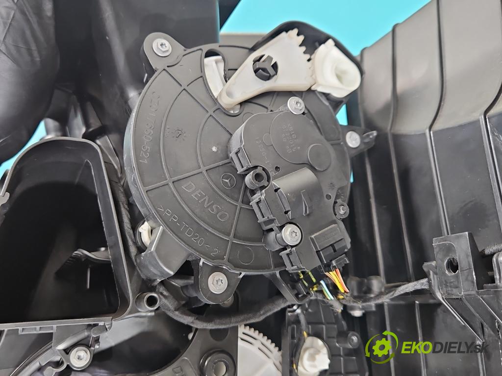 Infiniti Q30 2015-2019 1.6 T 156 hp automatic 115 kW 1595 cm3 5- radiátor A2468305401 (Radiátory topení)