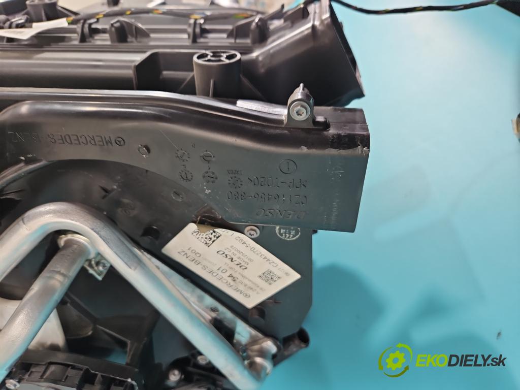 Infiniti Q30 2015-2019 1.6 T 156 hp automatic 115 kW 1595 cm3 5- radiátor A2468305401 (Radiátory topení)