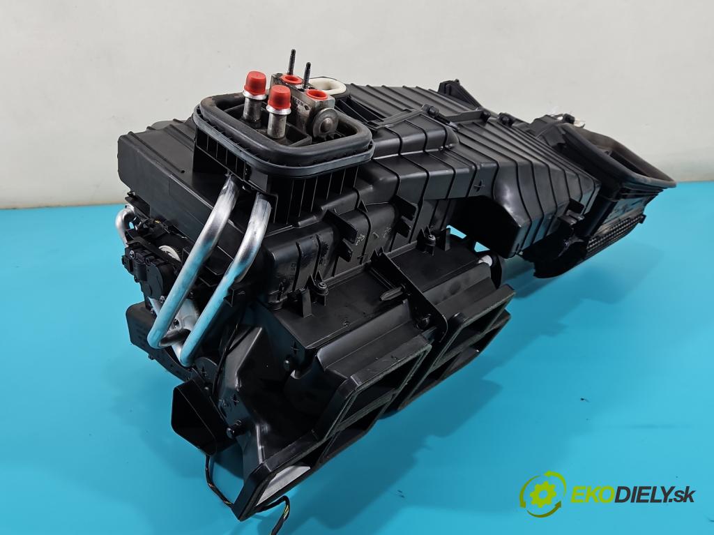 Infiniti Q30 2015-2019 1.6 T 156 hp automatic 115 kW 1595 cm3 5- radiátor A2468305401 (Radiátory topení)