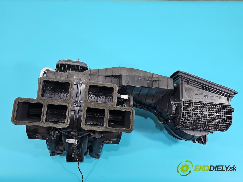 Infiniti Q30 2015-2019 1.6 T 156 hp automatic 115 kW 1595 cm3 5- radiátor A2468305401 (Radiátory topení)