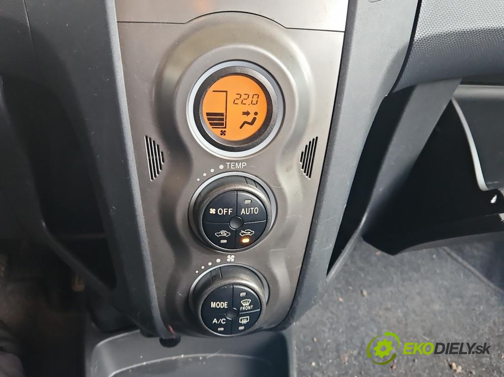 Toyota Yaris II 2005-2011 1.4 D4D 90 HP manual 66 kW 1364 cm3 5- panel kúrenia 55900-0D280