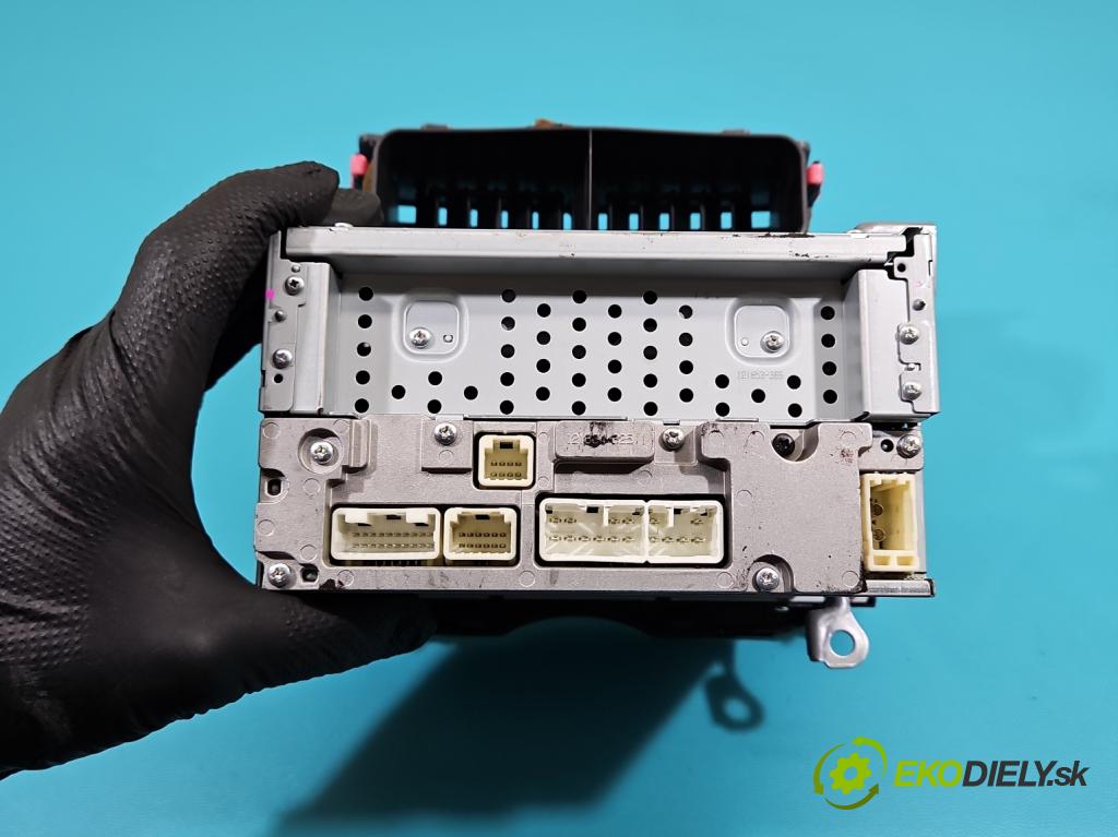 Toyota Yaris II 2005-2011 1.4 D4D 90 HP manual 66 kW 1364 cm3 5- Radio originál 86120-0D510