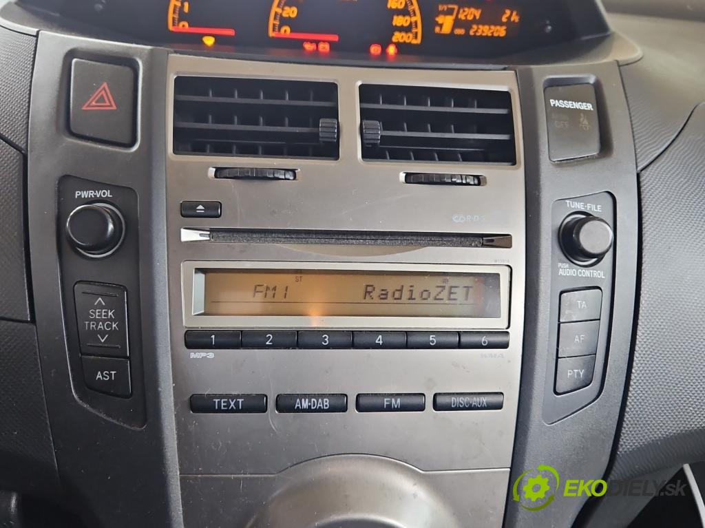 Toyota Yaris II 2005-2011 1.4 D4D 90 HP manual 66 kW 1364 cm3 5- Radio originál 86120-0D510