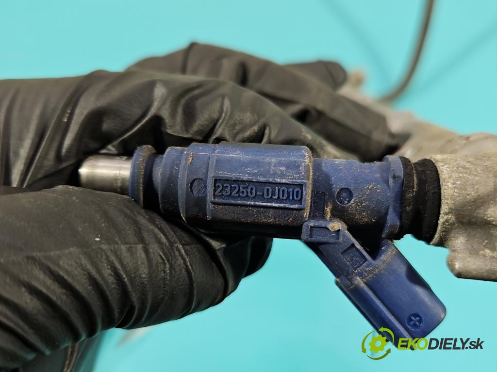Toyota Yaris I 1999-2005 1.3 vvti 86 HP manual 63 kW 1299 cm3 3- vstrek 23250-0J010 (Vstrekovač paliva)