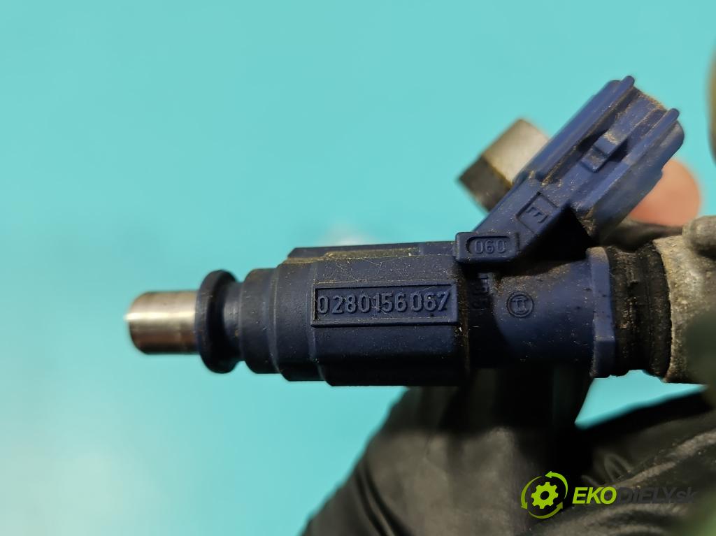 Toyota Yaris I 1999-2005 1.3 vvti 86 HP manual 63 kW 1299 cm3 3- vstrek 23250-0J010 (Vstrekovač paliva)