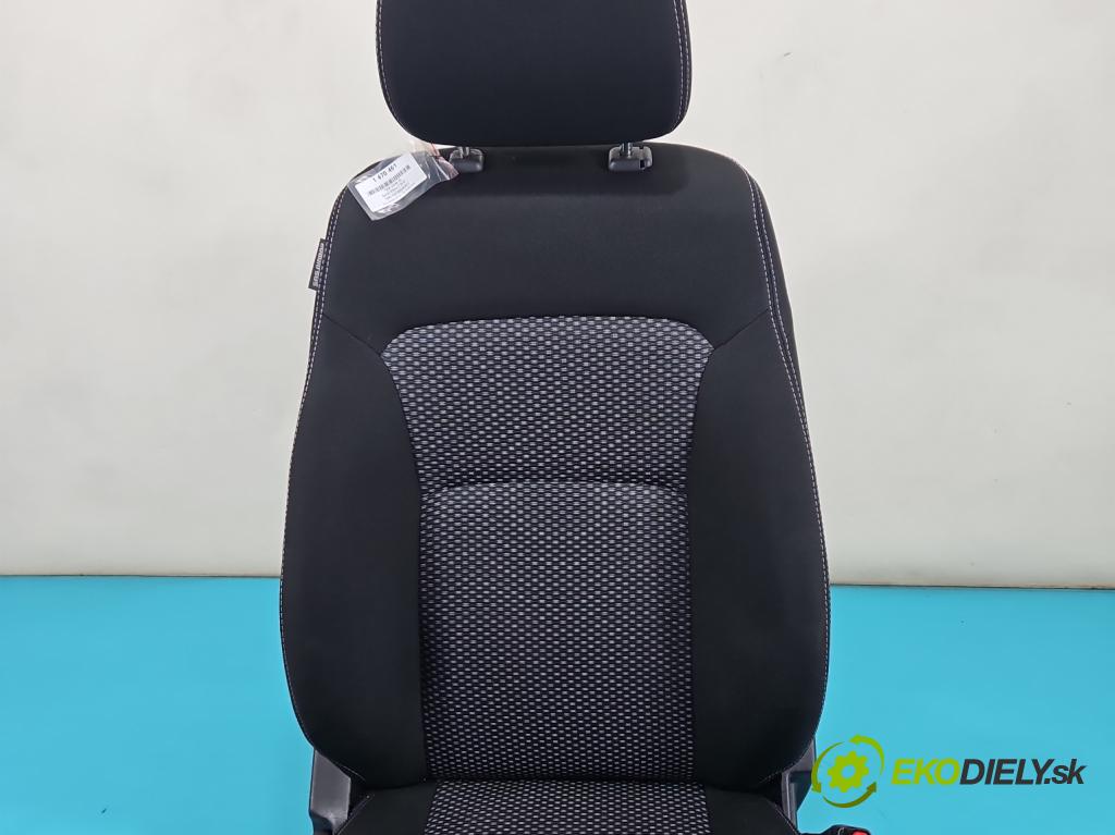Suzuki Vitara II 2015- 1.4 T 129 HP automatic 95 kW 1373 cm3 5- Sedačka pravý  (Sedadlo)