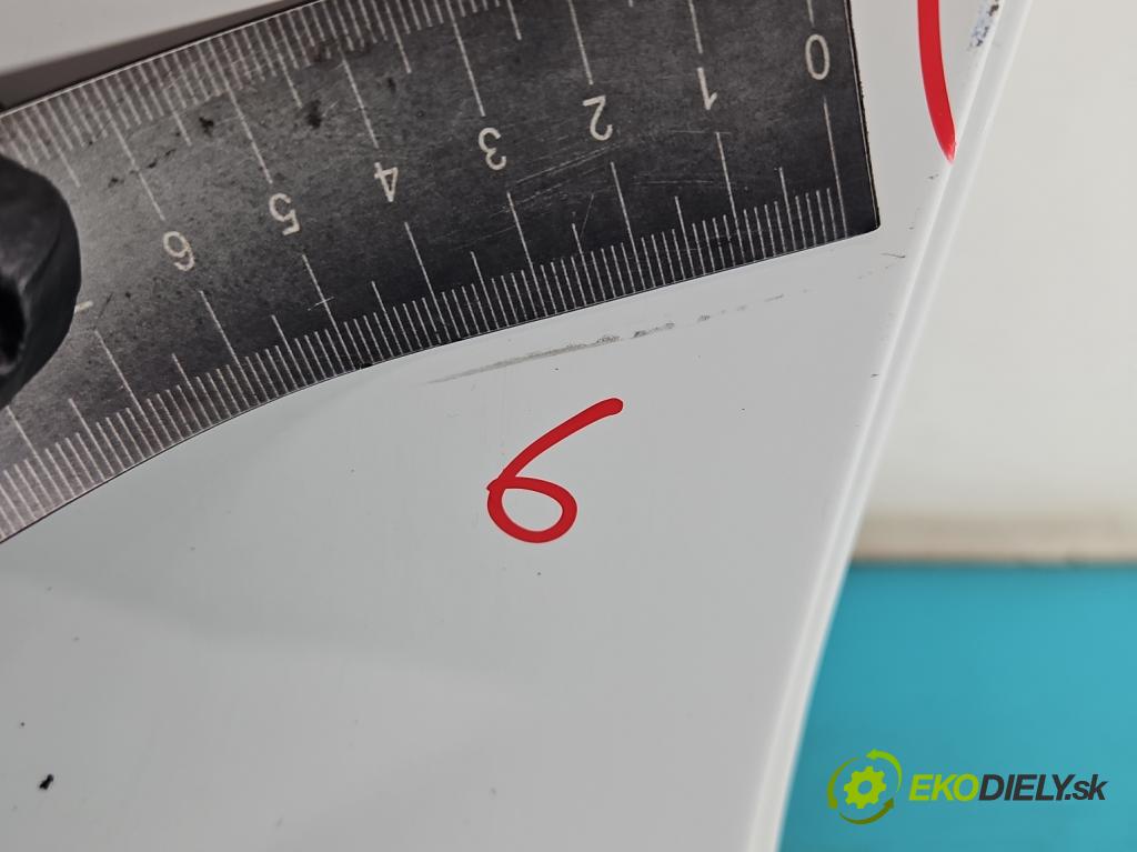 Toyota Yaris II 2005-2011 1.4 D4D 90 HP manual 66 kW 1364 cm3 5- dvere zadné pravé  (Kľučka dverí ostatné)