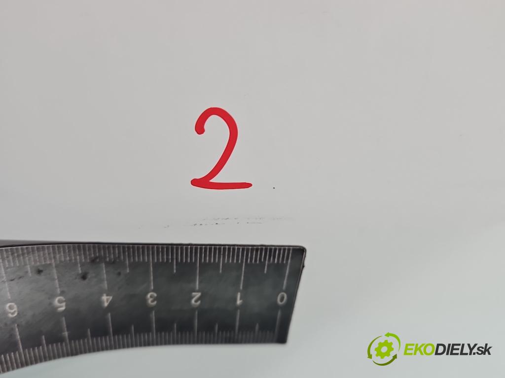 Toyota Yaris II 2005-2011 1.4 D4D 90 HP manual 66 kW 1364 cm3 5- dvere zadné pravé  (Kľučka dverí ostatné)