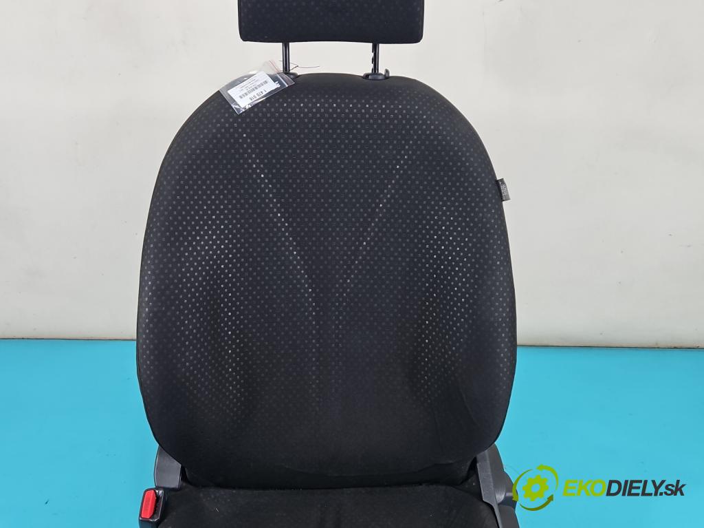 Toyota Yaris II 2005-2011 1.4 D4D 90 HP manual 66 kW 1364 cm3 5- Sedačka ľavý (Sedadlo)