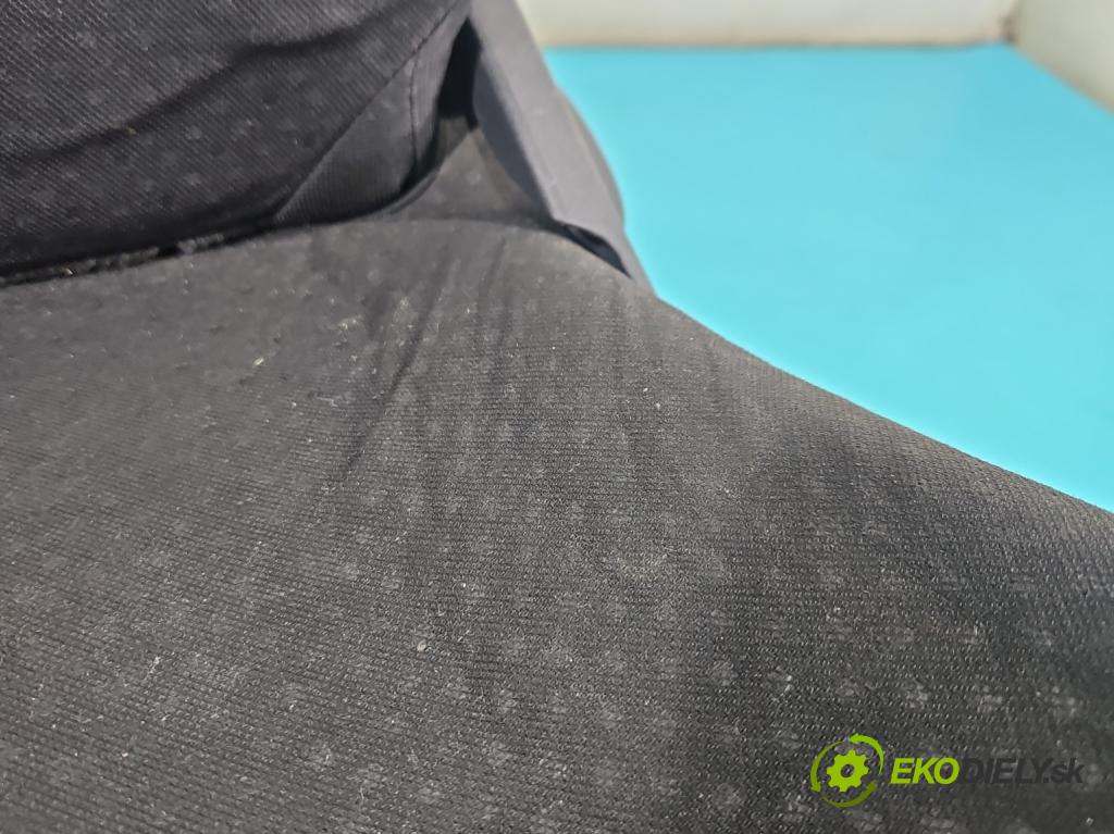 Toyota Yaris II 2005-2011 1.4 D4D 90 HP manual 66 kW 1364 cm3 5- Sedačka ľavý (Sedadlo)