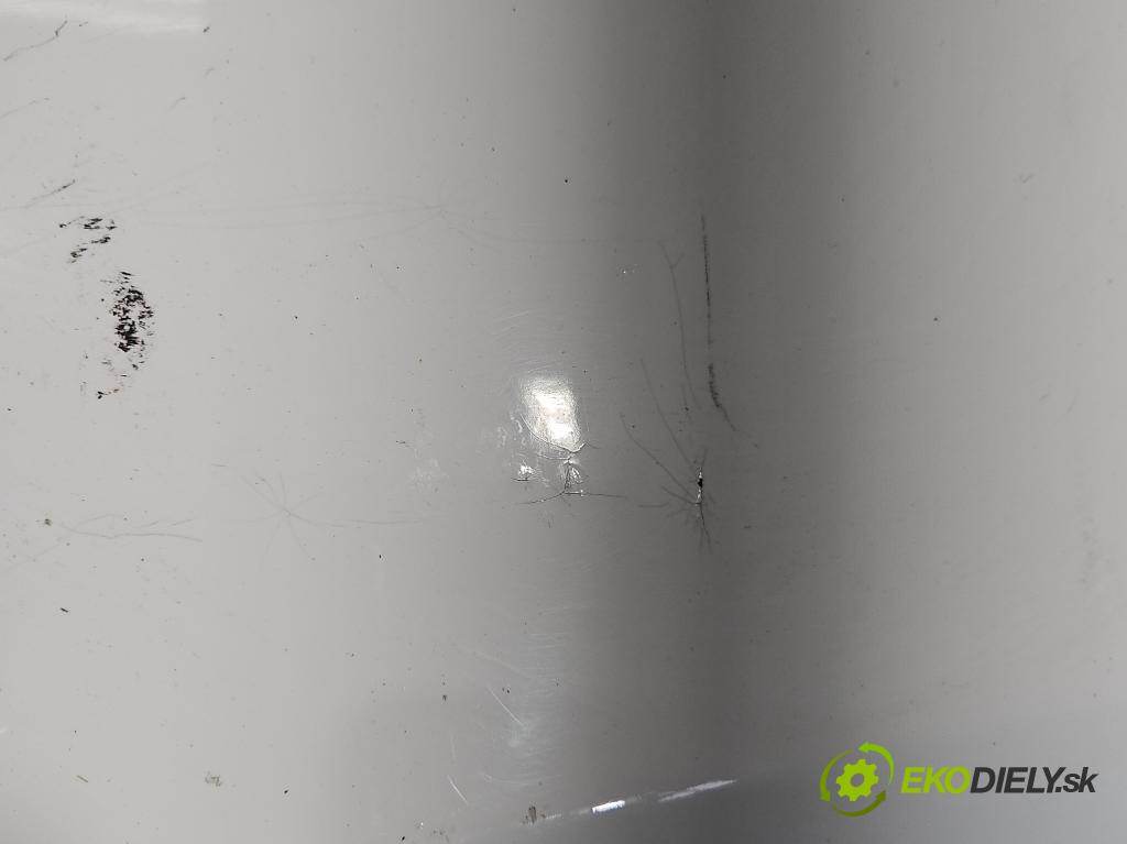 Toyota Yaris II 2005-2011 1.4 D4D 90 HP manual 66 kW 1364 cm3 5- nárazník zadné  (Kľučka dverí ostatné)