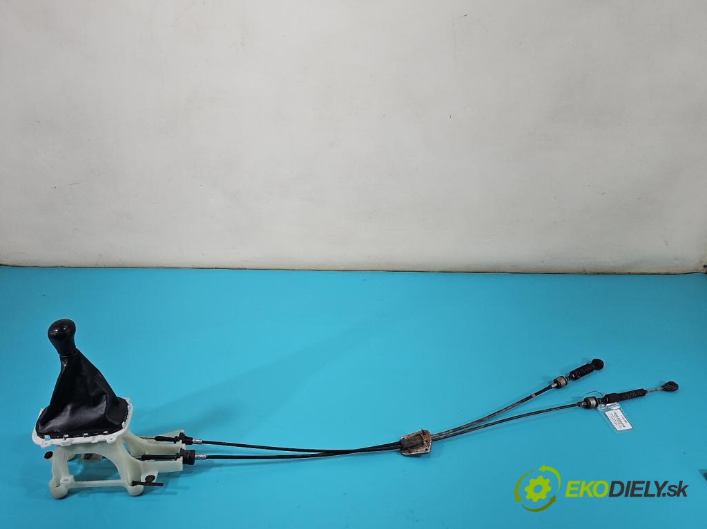 Mitsubishi Outlander III 2012-2022 2.0 16V 150 HP manual 110 kW 1998 cm3 5- Páka: Změny: stupeň,rýchlosť  (Rýchlostná páka (kulisa))