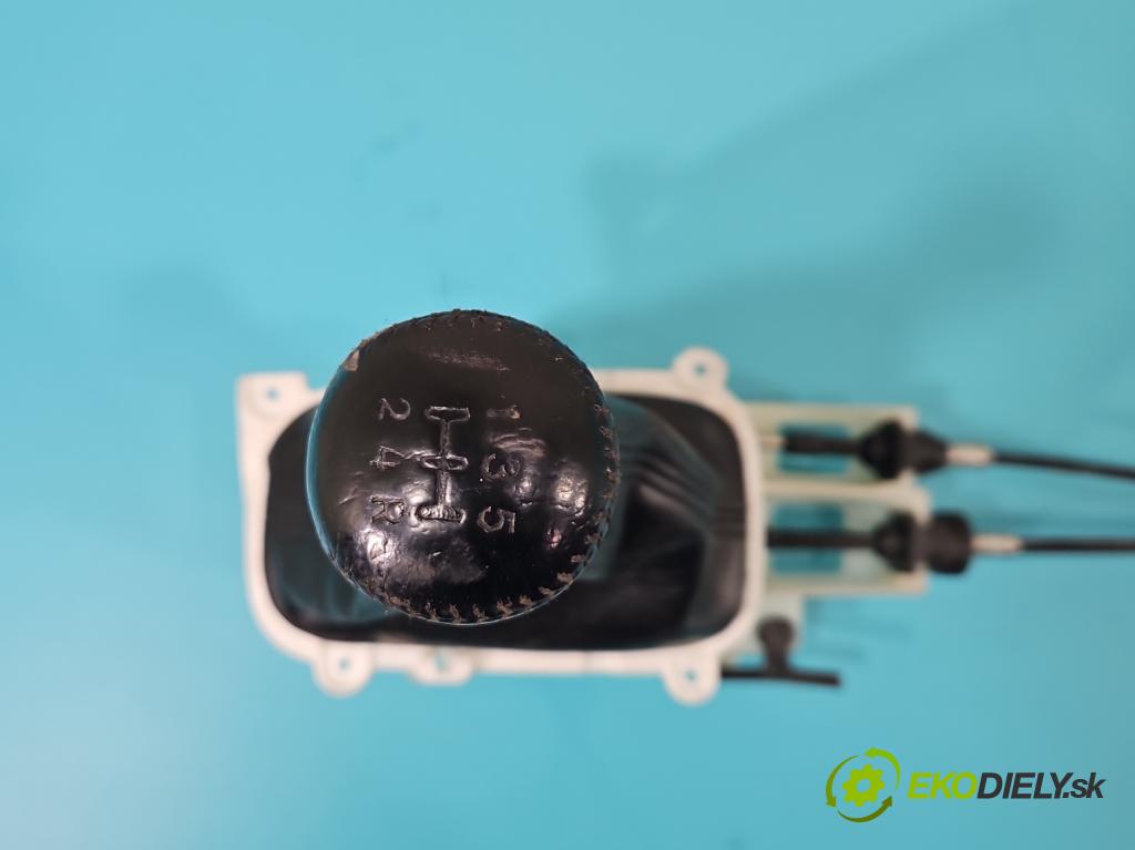 Mitsubishi Outlander III 2012-2022 2.0 16V 150 HP manual 110 kW 1998 cm3 5- Páka: Změny: stupeň,rýchlosť  (Rýchlostná páka (kulisa))