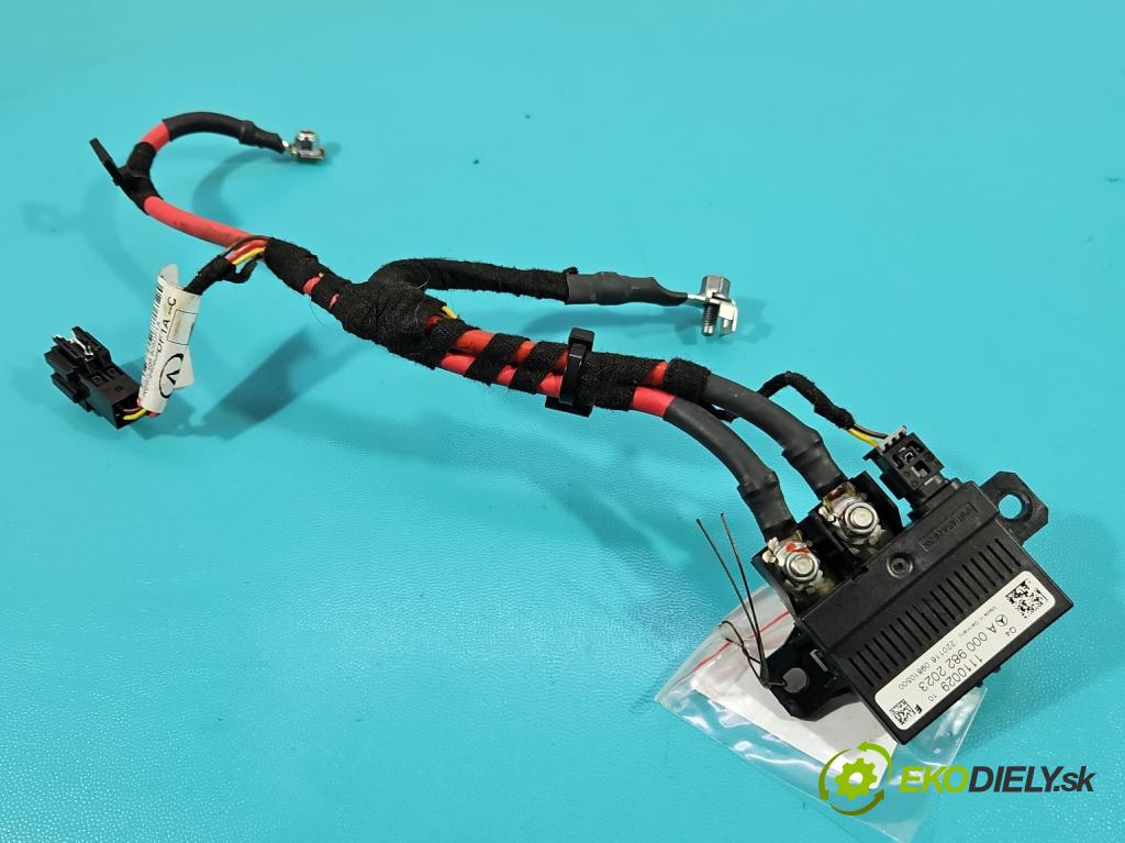 Infiniti Q30 2015-2019 1.6 T 156 HP automatic 115 kW 1595 cm3 5- Zväzok: ostatné A0009822023