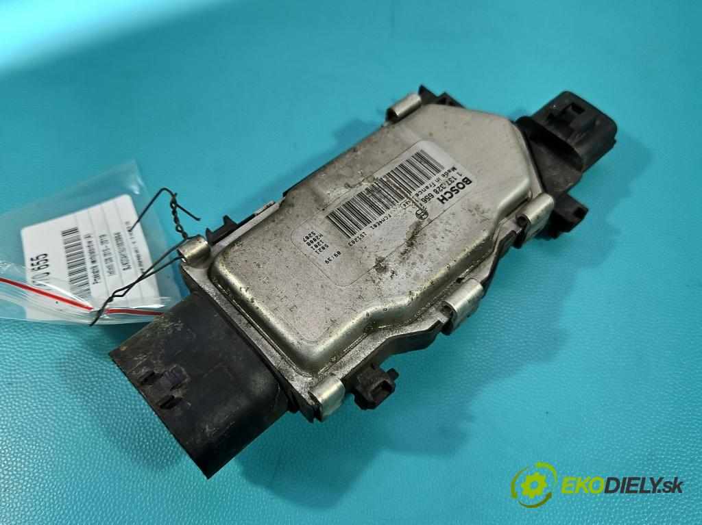 Infiniti Q30 2015-2019 1.6 T 156 HP automatic 115 kW 1595 cm3 5- Relé: ventilátoru 1137328656