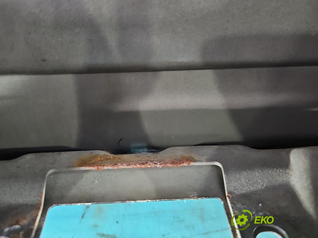 Infiniti Q30 2015-2019 1.6 T 156 hp automatic 115 kW 1595 cm3 5- zadní kufrové dveře  (Zadní kapota (kufr))