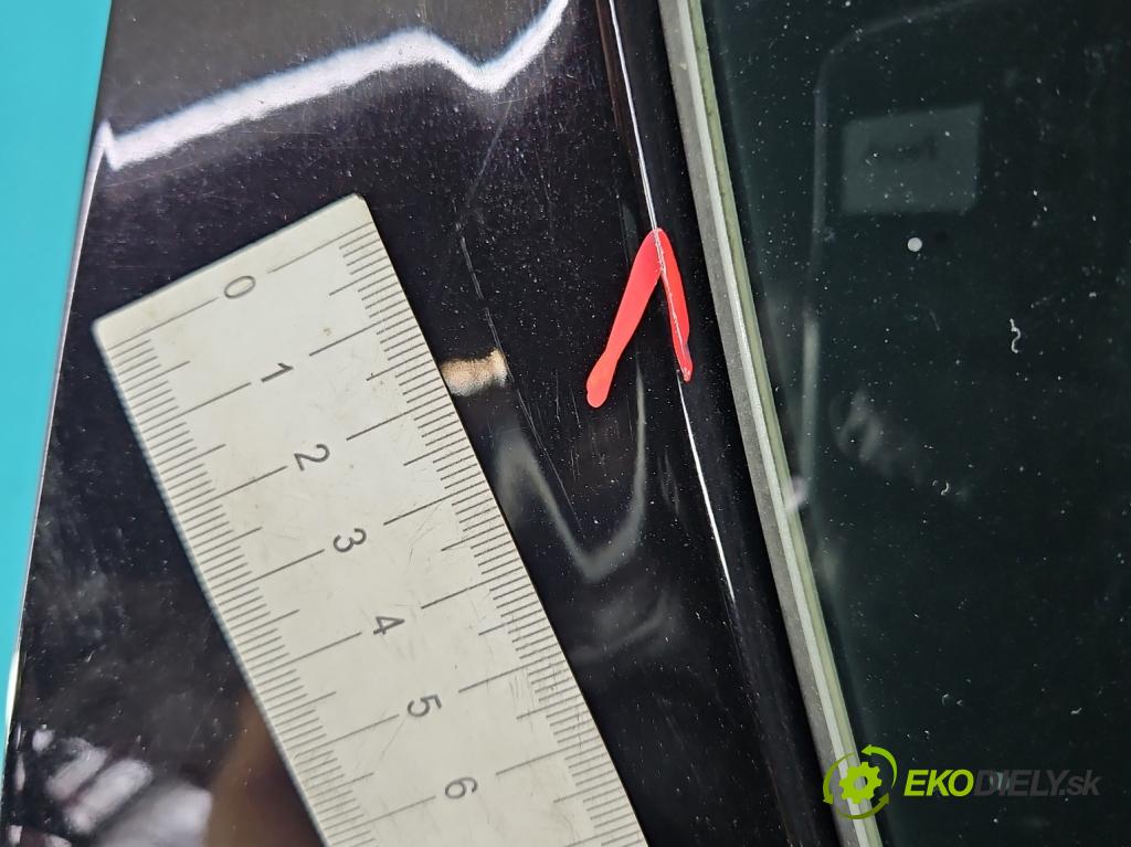 Infiniti Q30 2015-2019 1.6 T 156 hp automatic 115 kW 1595 cm3 5- zadní kufrové dveře  (Zadní kapota (kufr))