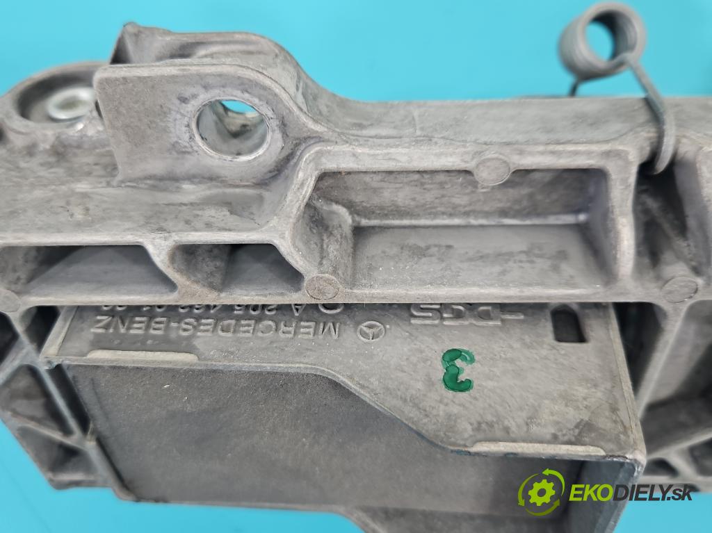 Infiniti Q30 2015-2019 1.6 T 156 HP automatic 115 kW 1595 cm3 5- Stĺpik volant A2464600409 (Tyč riadenia (volantu))