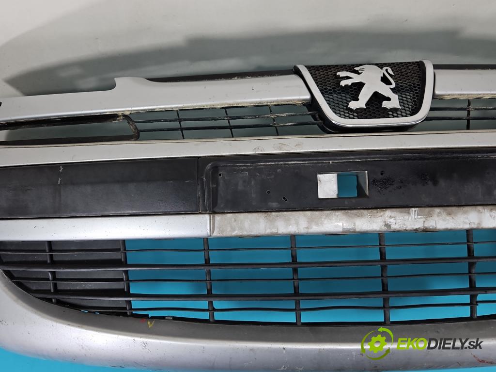 Peugeot 807 2002-2014 2.2 hdi 128 hp manual 94 kW 2179 cm3 5- nárazník přední  (Klika dveří ostatní)