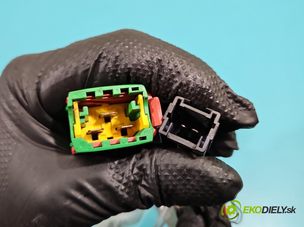 Peugeot 807 2002-2014 2.2 hdi 128 HP manual 94 kW 2179 cm3 5- Spínačka (Spínacia skrinka)