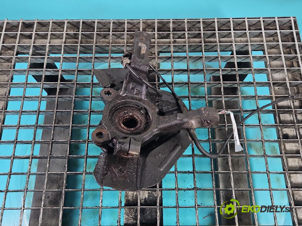 Peugeot 807 2002-2014 2.2 hdi 128 hp manual 94 kW 2179 cm3 5- náboj pravé  (Náboje)