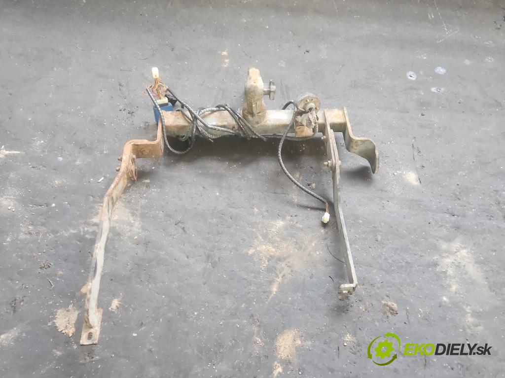 Peugeot 807 2002-2014 2.2 hdi 128 HP manual 94 kW 2179 cm3 5- Hák: vlečení:  (Ťažné zariadenie)