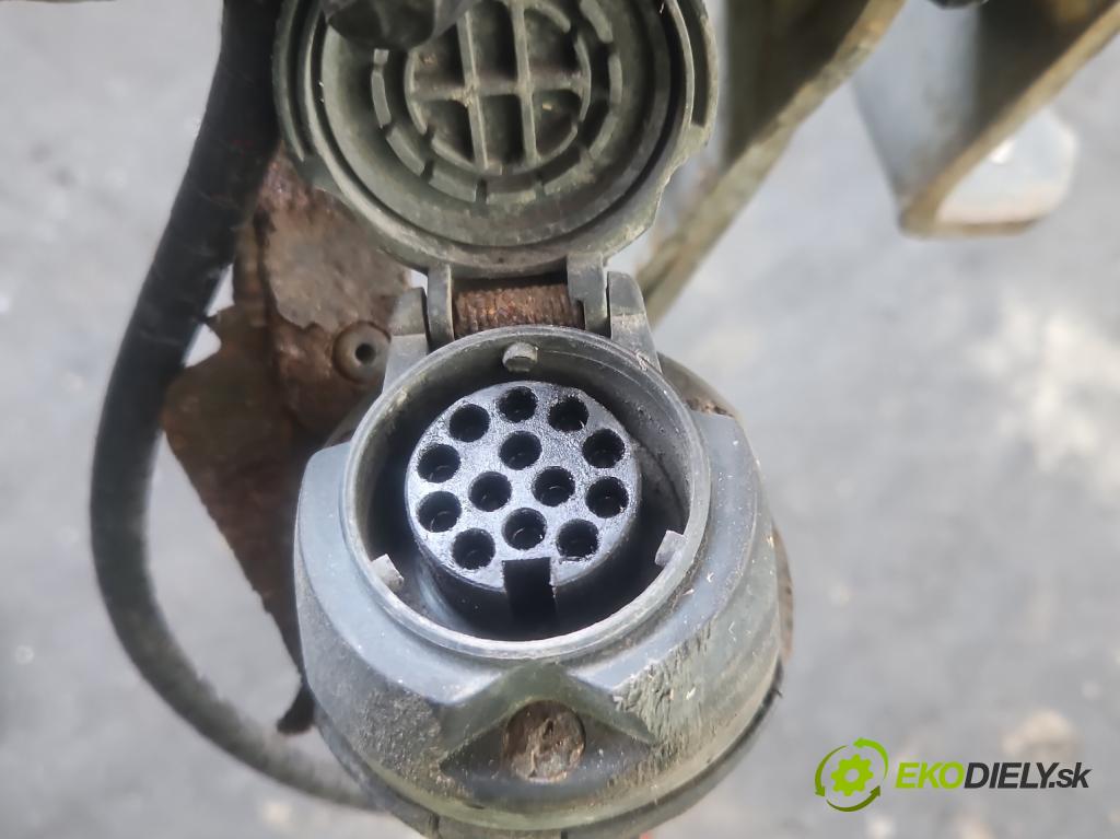 Peugeot 807 2002-2014 2.2 hdi 128 HP manual 94 kW 2179 cm3 5- Hák: vlečení:  (Ťažné zariadenie)