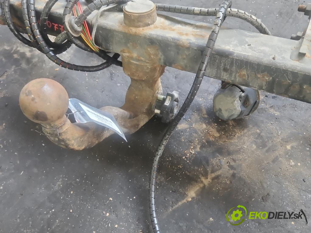 Peugeot 807 2002-2014 2.2 hdi 128 HP manual 94 kW 2179 cm3 5- Hák: vlečení:  (Ťažné zariadenie)