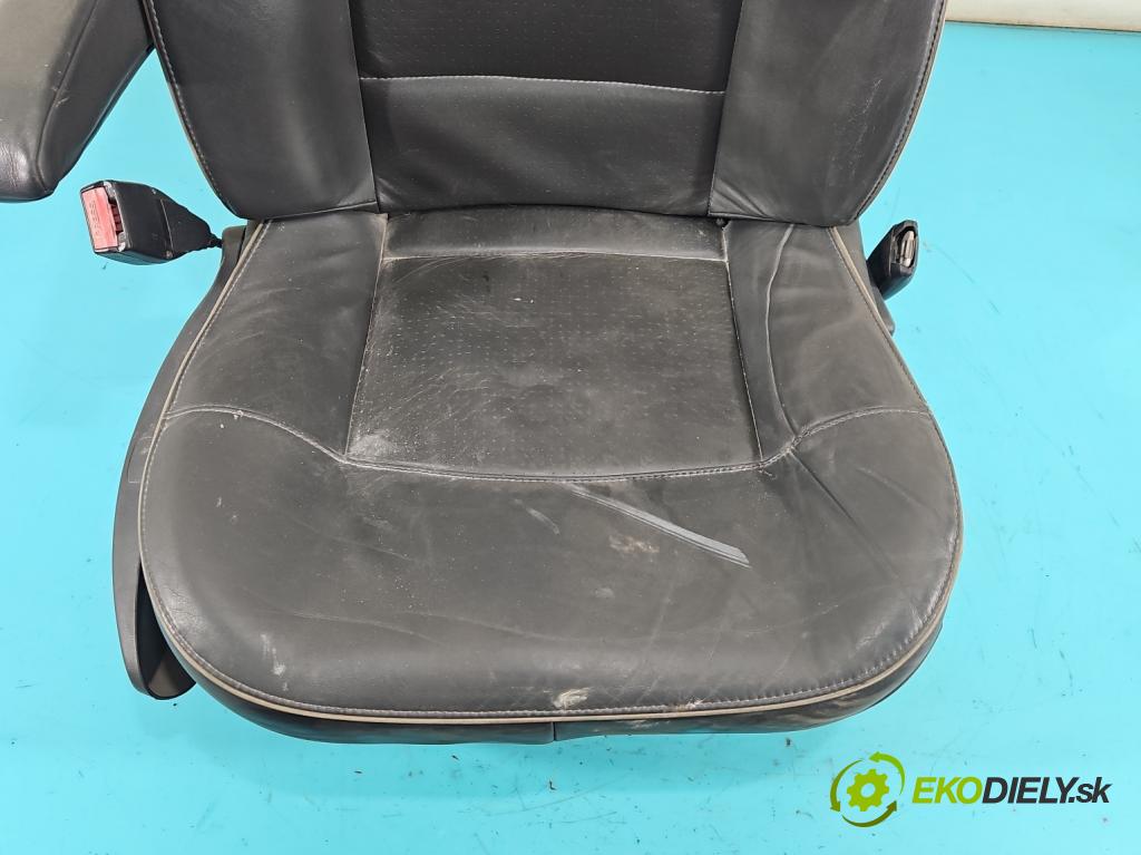 Renault Espace IV 2003-2014 2.0 dci 173KM automatic 127 kW 1995 cm3 5- Sedadlo levý  (Sedačky, sedadla)