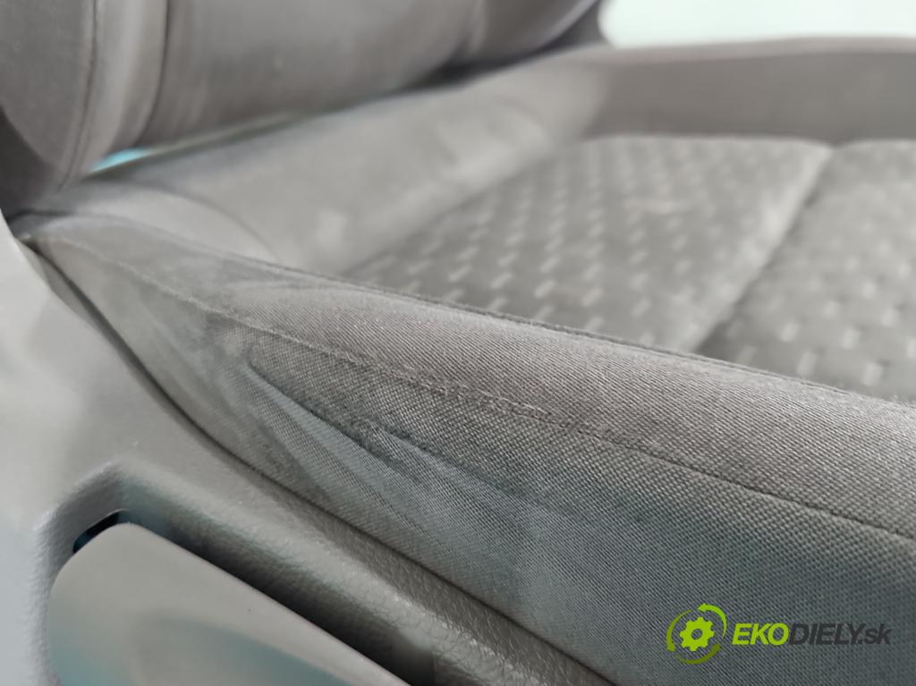 Vw Tiguan I 2007-2016 1.4 TSI 150 hp manual 110 kW 1390 cm3 5- Sedadlo pravý  (Sedačky, sedadla)
