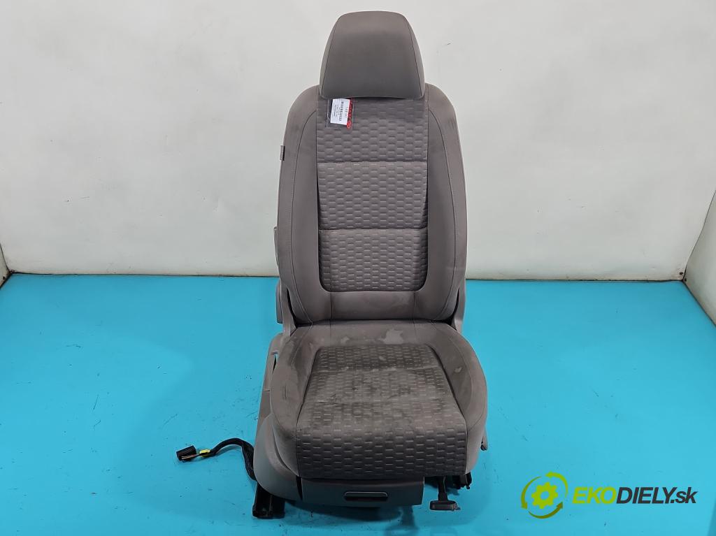 Vw Tiguan I 2007-2016 1.4 TSI 150 hp manual 110 kW 1390 cm3 5- Sedadlo pravý  (Sedačky, sedadla)