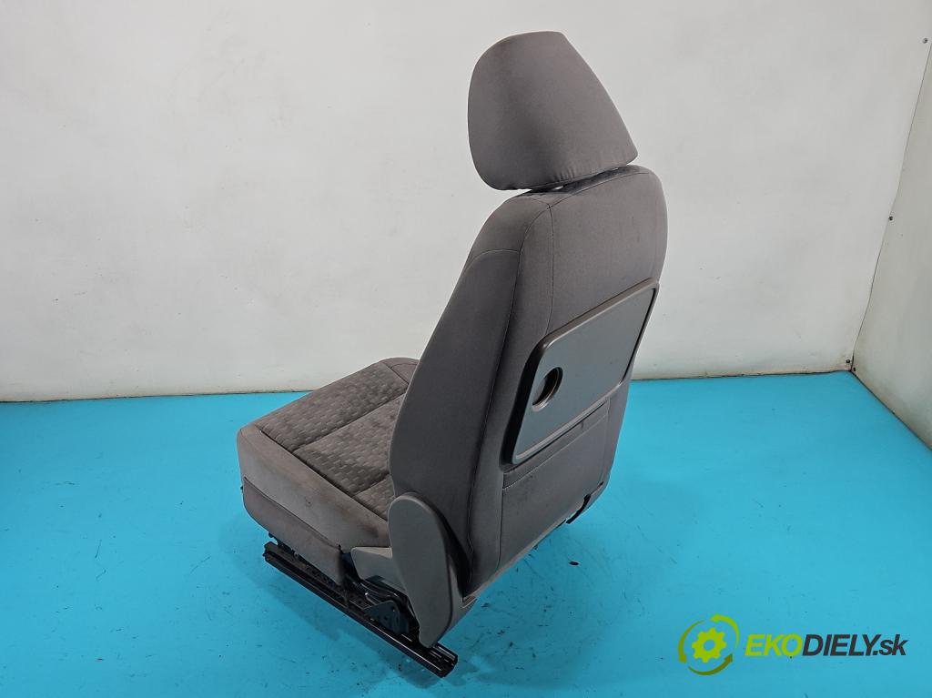 Vw Tiguan I 2007-2016 1.4 TSI 150 hp manual 110 kW 1390 cm3 5- Sedadlo pravý  (Sedačky, sedadla)